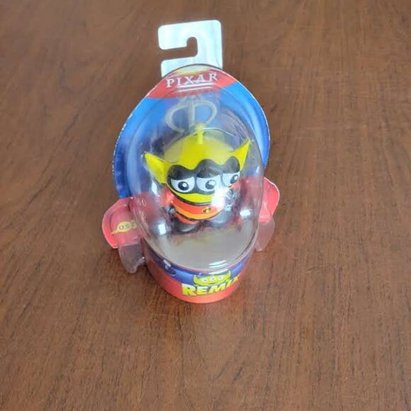 Disney Pixar Alien Remix Mr. Incredible Figure. New, in original package - Picture 10 of 10